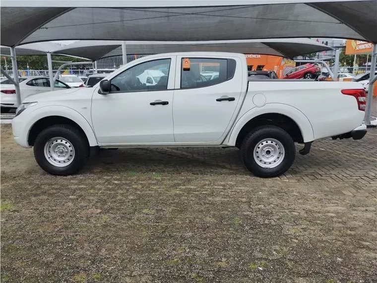 Mitsubishi L200 Triton Branco 10