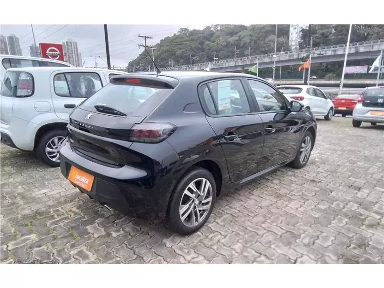 Peugeot 208 Preto 14