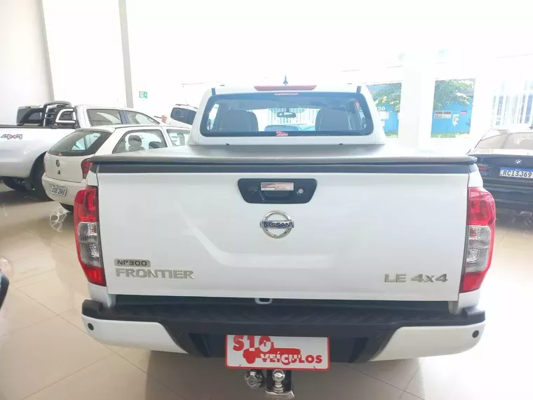 Nissan Frontier Branco 5