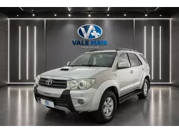 Toyota Hilux SW4