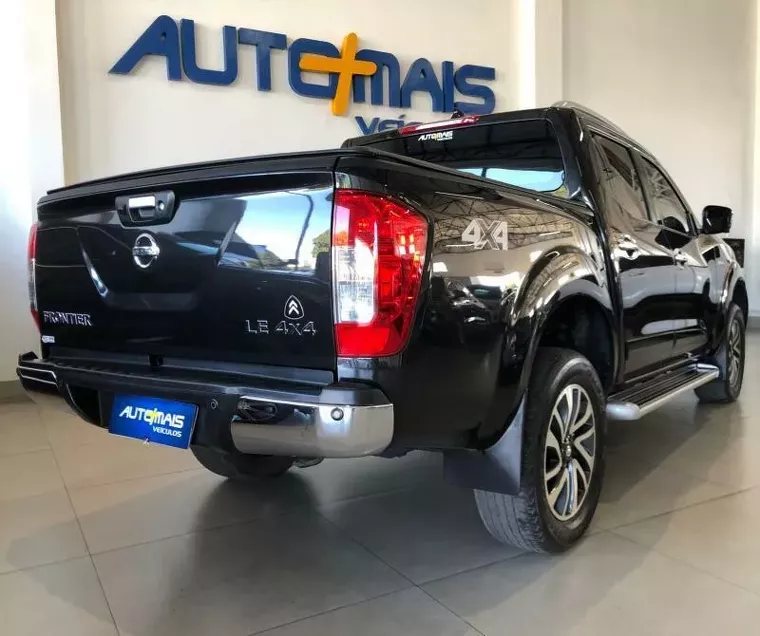 Nissan Frontier Preto 5