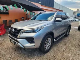 Toyota Hilux SW4