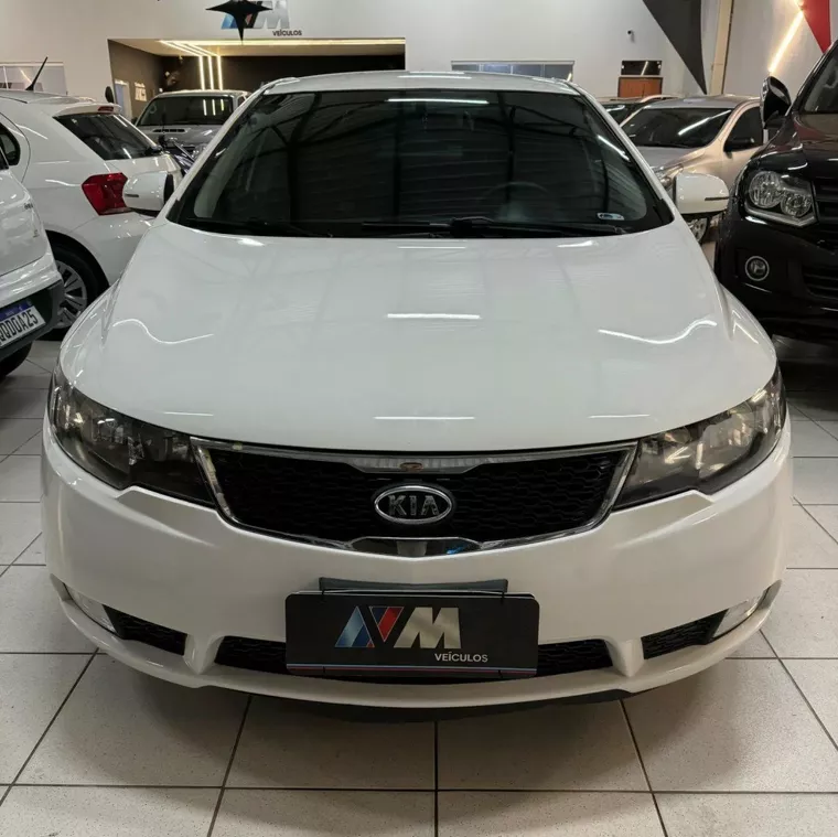 KIA Cerato Branco 1