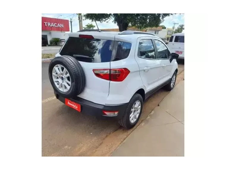 Ford Ecosport Branco 3