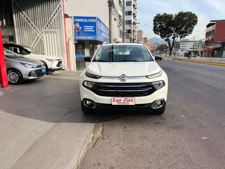 Fiat Toro Branco 2