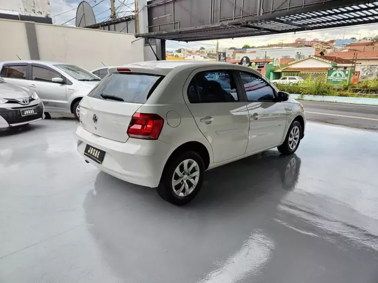 Volkswagen Gol Branco 11