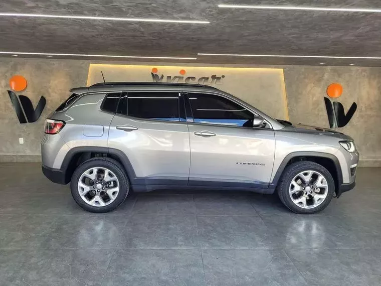 Jeep Compass Prata 17