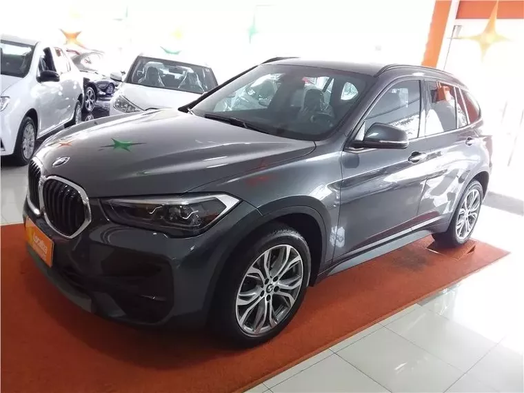 BMW X1 Cinza 10