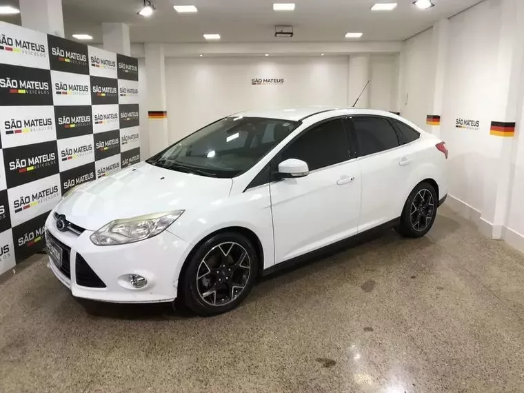 Ford Focus Branco 6