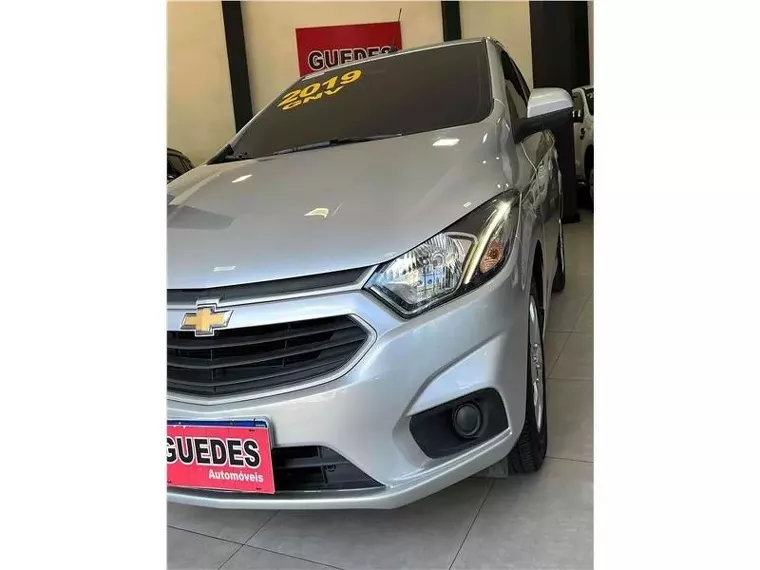 Chevrolet Onix Prata 1