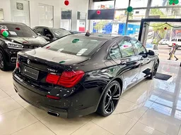 BMW 750i