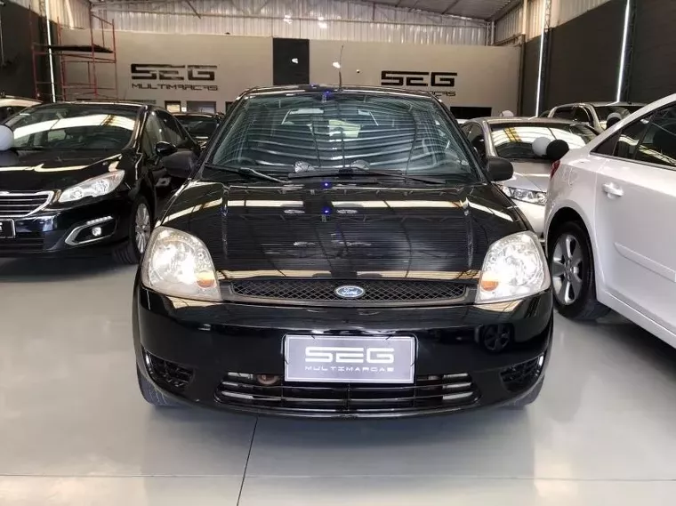 Ford Fiesta Preto 6