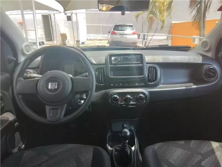 Fiat Mobi Prata 9