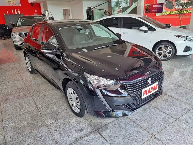 Peugeot 208 Preto 12