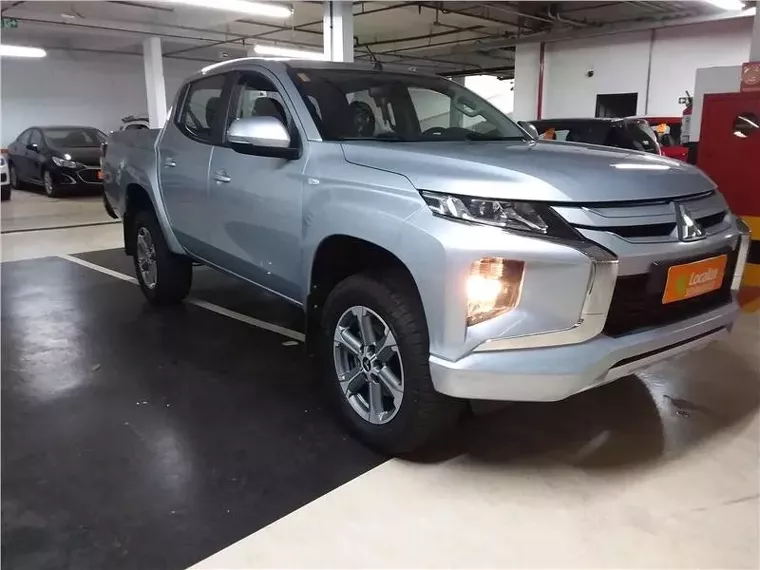 Mitsubishi L200 Triton Prata 8