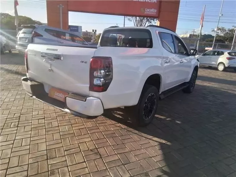 Mitsubishi L200 Triton Branco 6