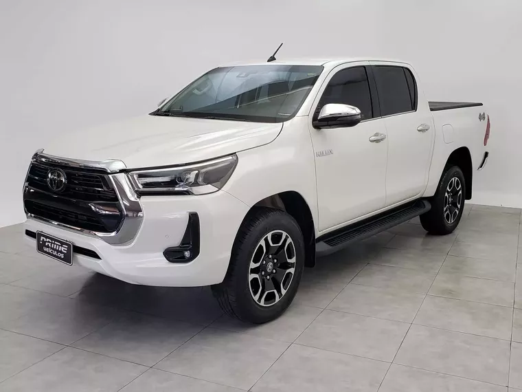 Toyota Hilux Branco 8