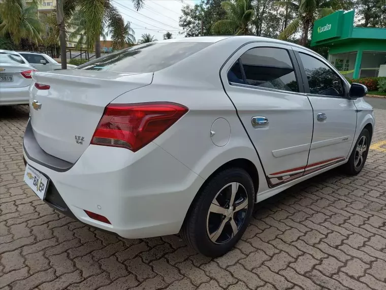 Chevrolet Prisma Branco 2