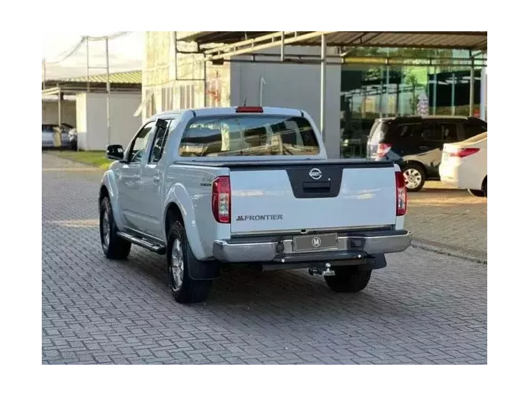 Nissan Frontier Branco 9