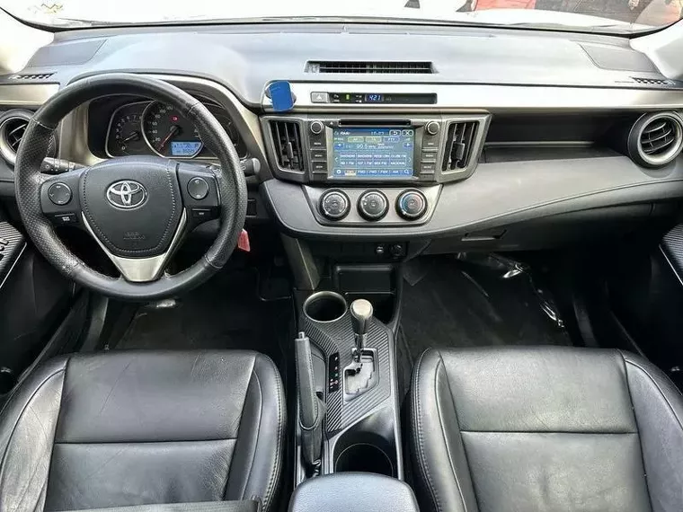 Toyota RAV4 Prata 11