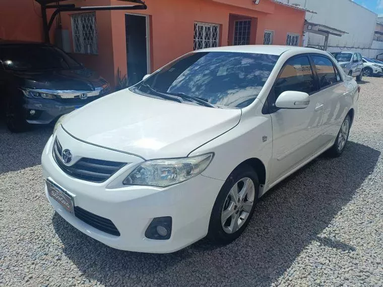 Toyota Corolla Branco 1