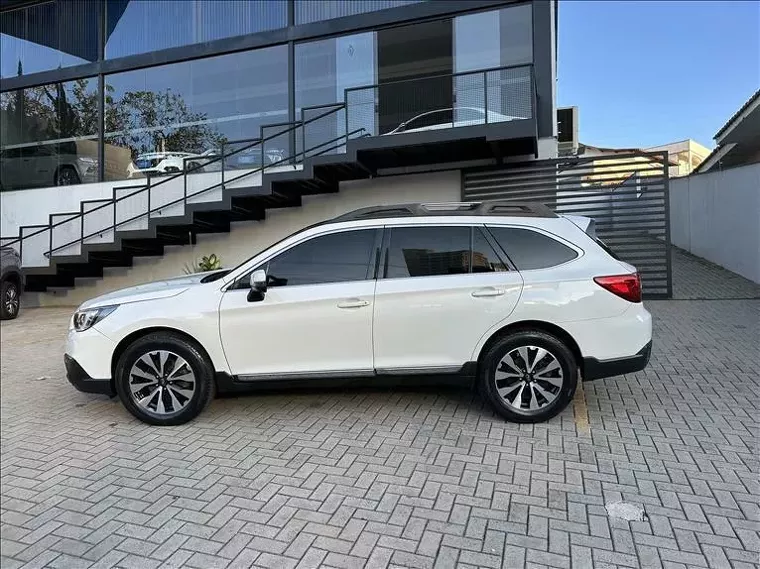 Subaru Outback Branco 2