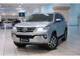 Toyota Hilux SW4