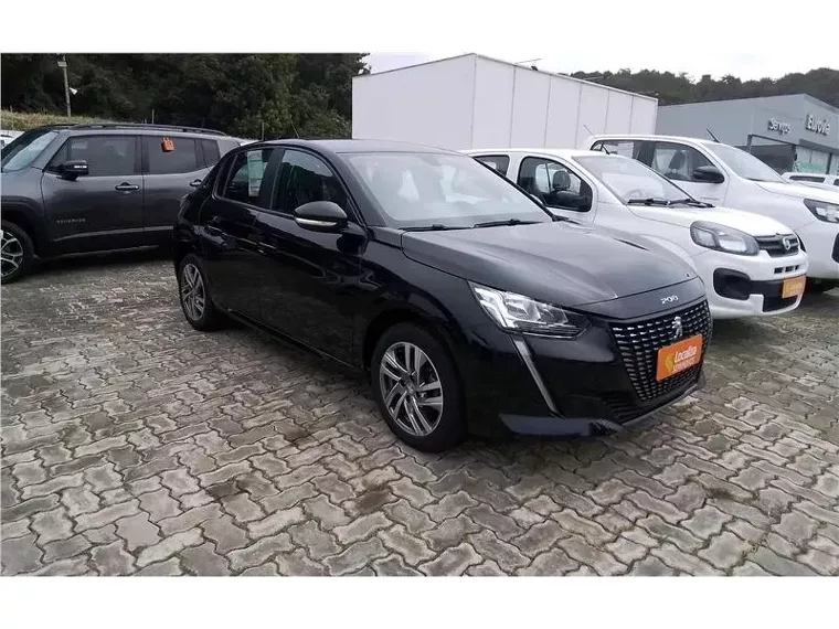 Peugeot 208 Preto 13