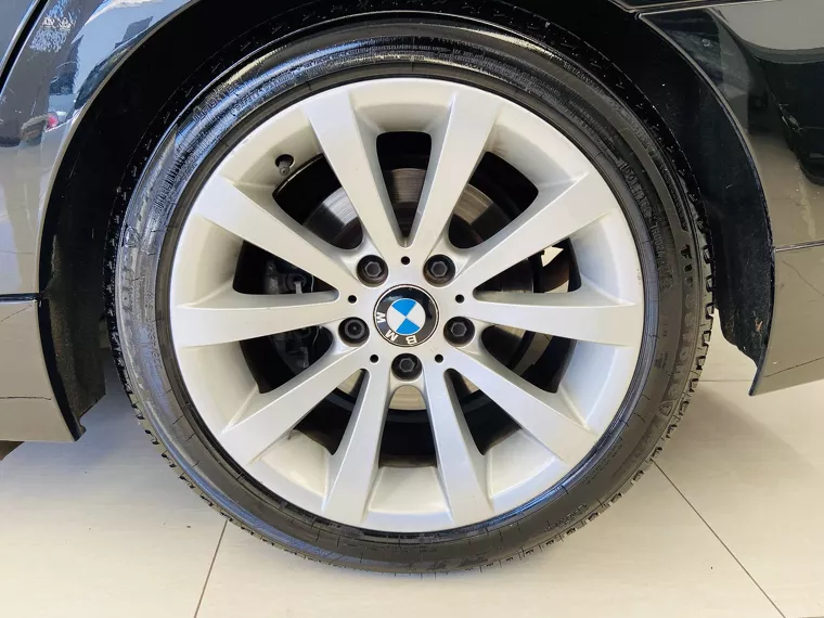 BMW 320i Preto 9