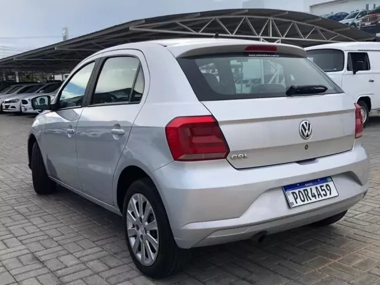 Volkswagen Gol Prata 3