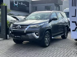 Toyota Hilux SW4