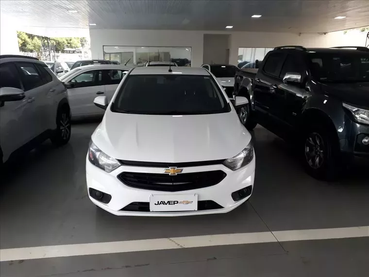 Chevrolet Onix Branco 1