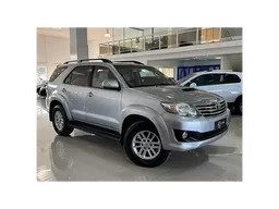 Toyota Hilux SW4