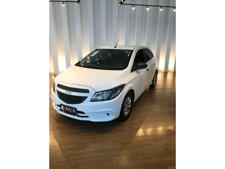 Chevrolet Onix Branco 2