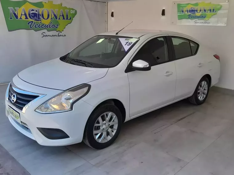 Nissan Versa Branco 1