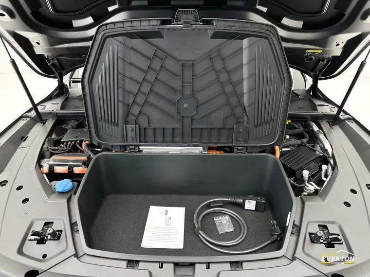 Audi E-tron Cinza 9
