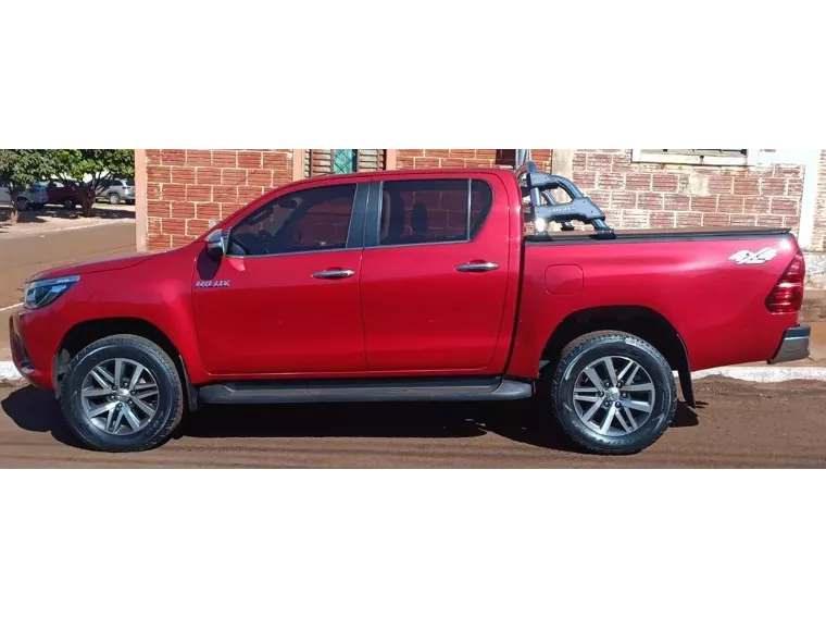 Toyota Hilux Vermelho 8