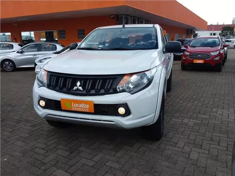 Mitsubishi L200 Triton Branco 5