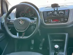 Volkswagen Cross UP
