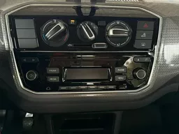 Volkswagen Cross UP