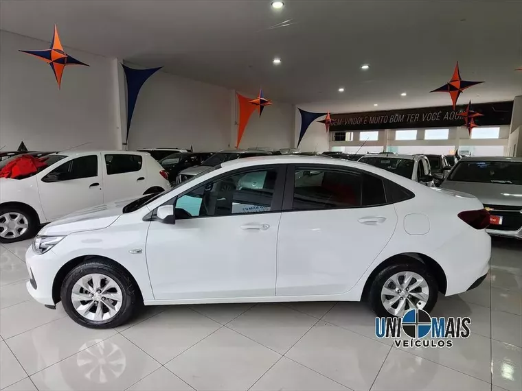 Chevrolet Onix Branco 5