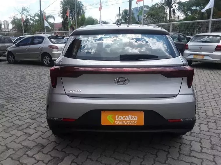 Hyundai HB20 Prata 8