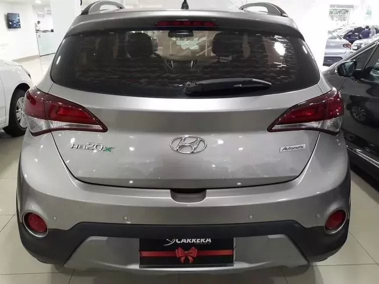 Hyundai HB20X Prata 1