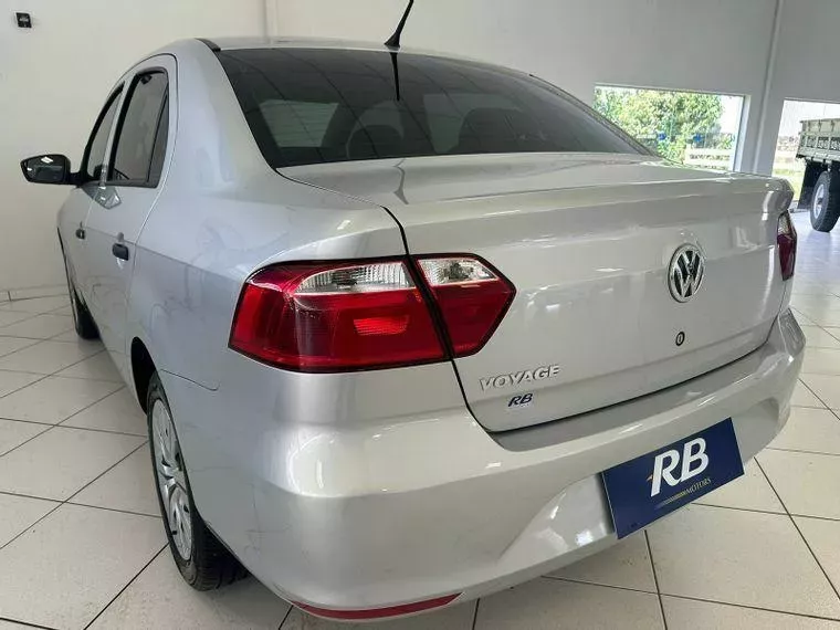 Volkswagen Voyage Prata 6