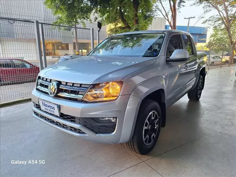 Volkswagen Amarok Prata 1