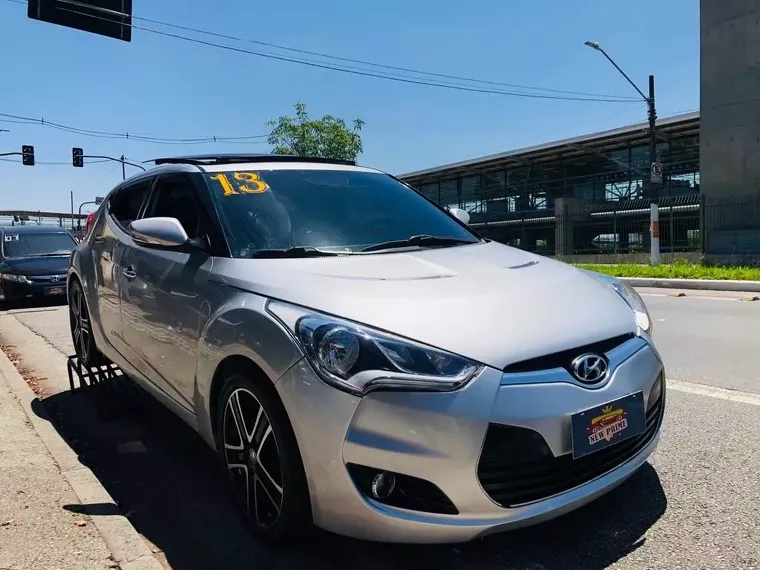 Hyundai Veloster Prata 2