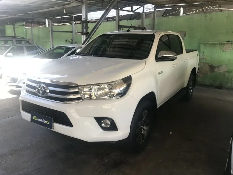 Toyota Hilux Branco 2