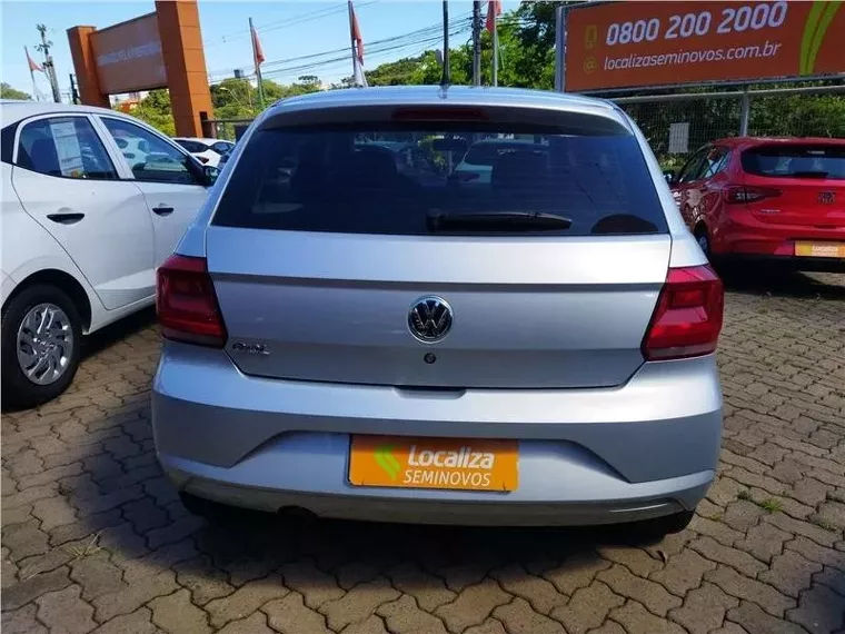 Volkswagen Gol Prata 11