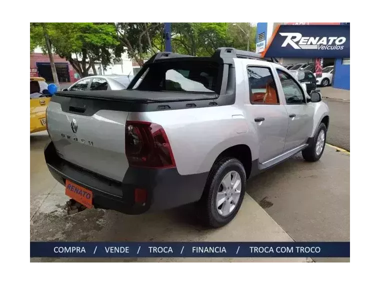 Renault Duster Oroch Prata 6