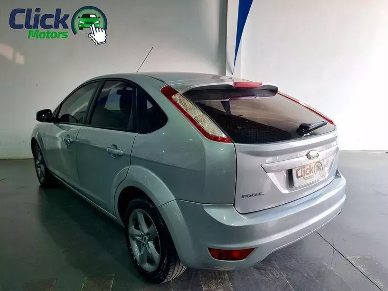 Ford Focus Prata 5